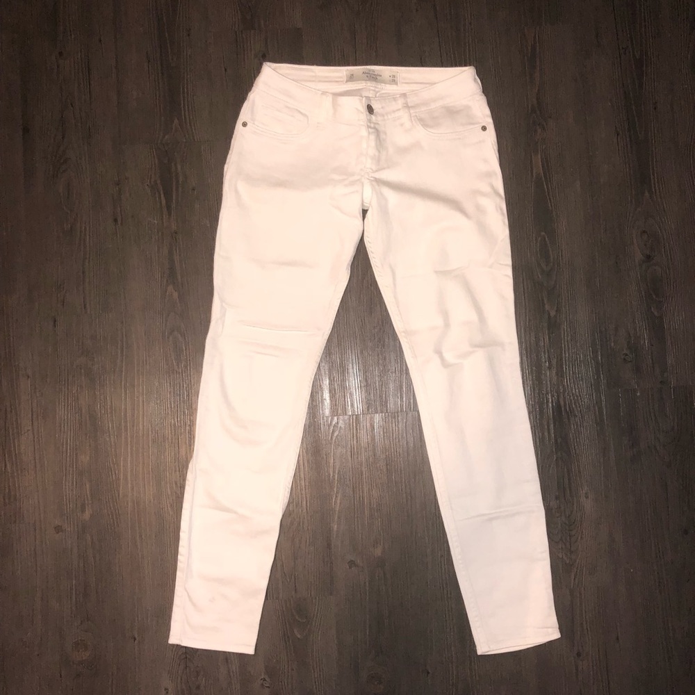 ABERCROMBIE & FITCH WHITE SKINNY JEANS